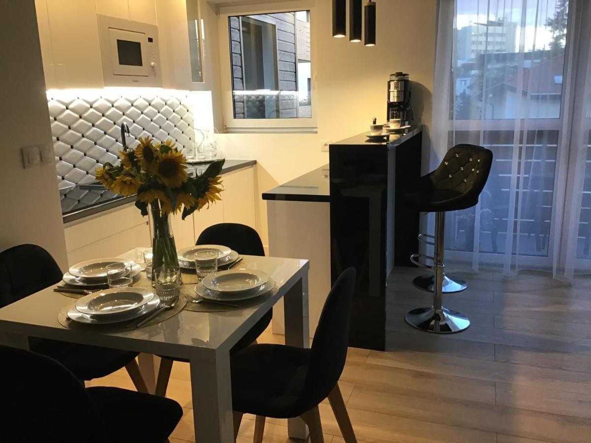 Ferienwohnung Apartament Avanti By Rentoom Thorn Exterior foto